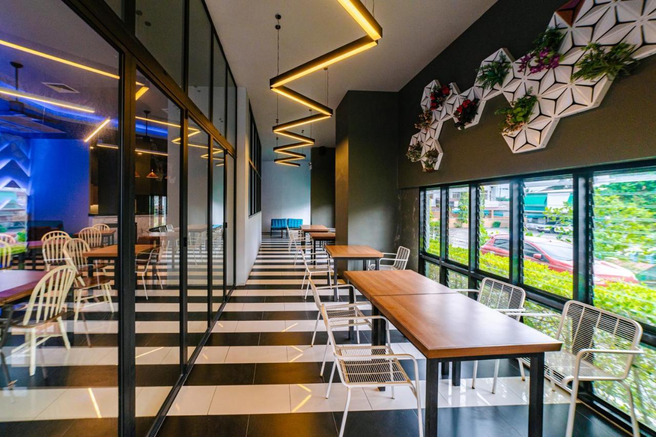 Oyo 241 莎迪德拉塔纳酒店 布吉 外观 照片